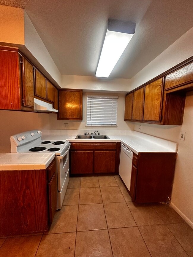 Photo - 4701 Beechwood St