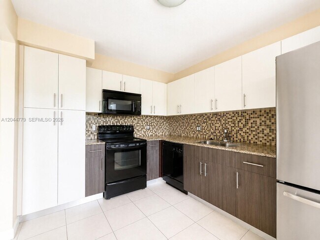 Building Photo - 405 Lakeview Dr Unit 202