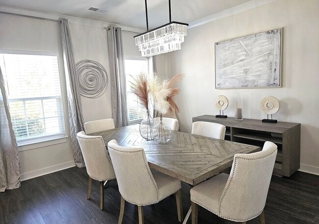 Photo - 3700 SF 4/4 Available Now!