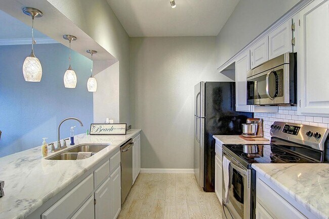 Photo - 15302 Bonasse Ct