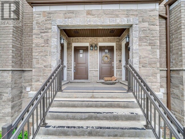 Photo - 445 Ontario St S