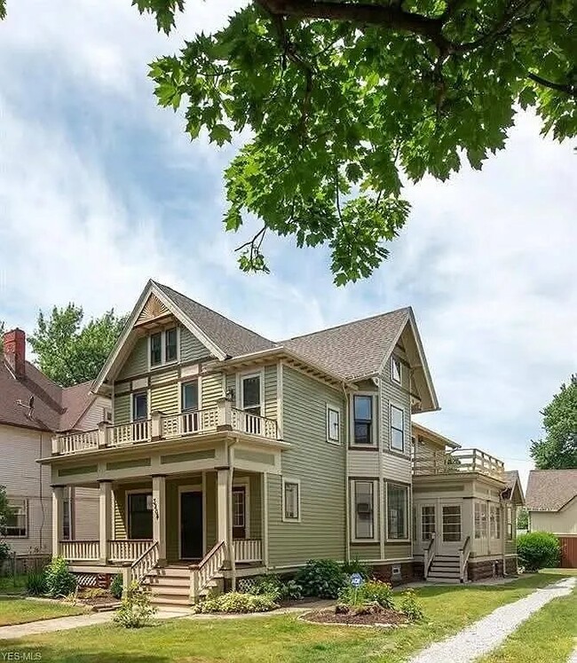 Building Photo - 3204 Archwood Ave