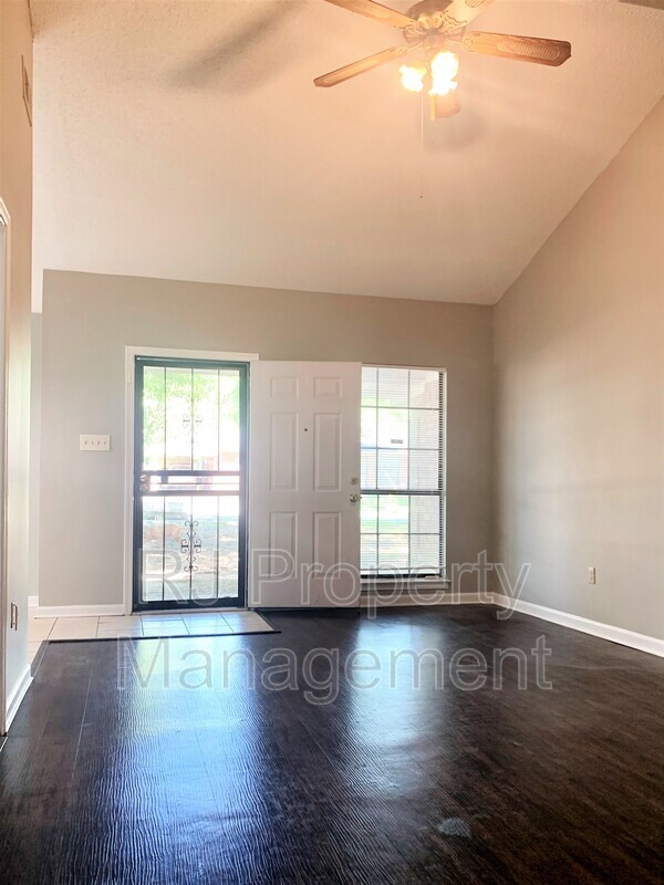 Photo - 6509 Birkenhead Rd