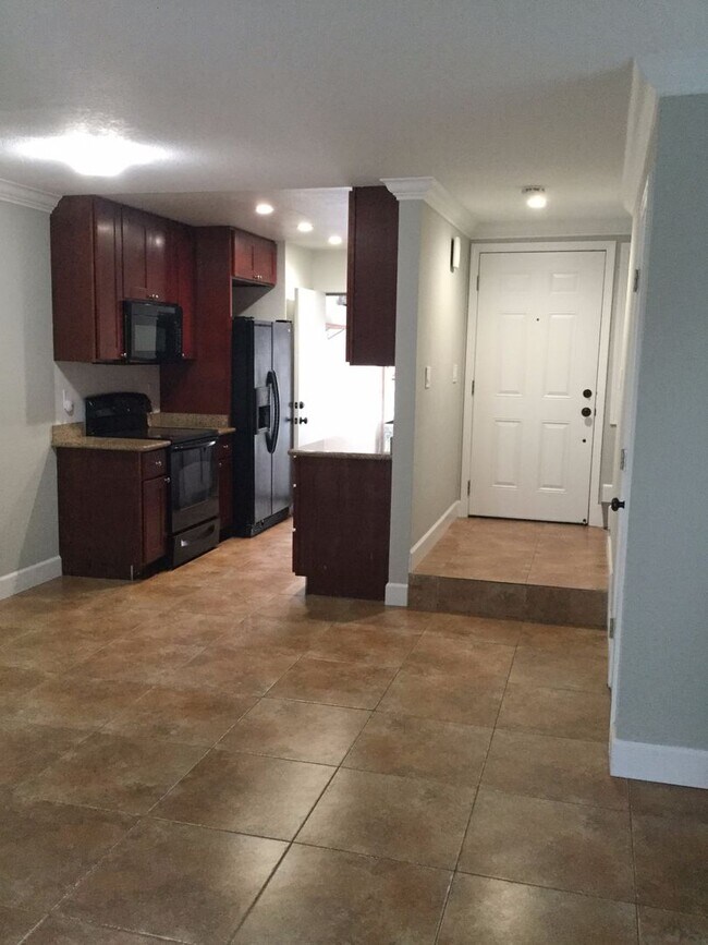 Photo - 2 Bedroom / 1 Bathroom Townhome in Bay Point Unit 146 Tammy Cir