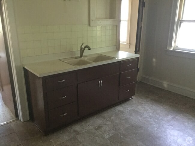 Building Photo - 2565-67 N 50th St Unit Upper Rental