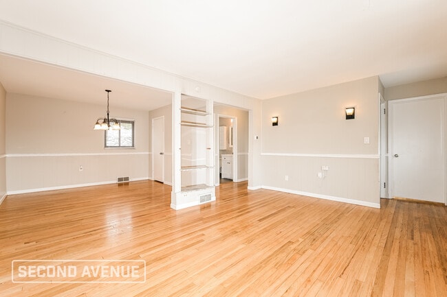 Photo - 2015 Plainview Ave
