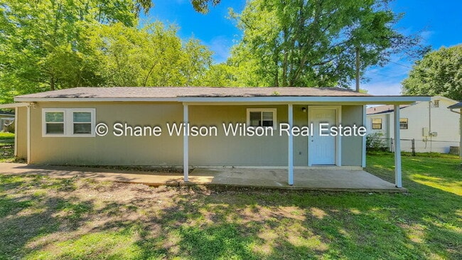 Photo - 804 1/2 Henderson Ave
