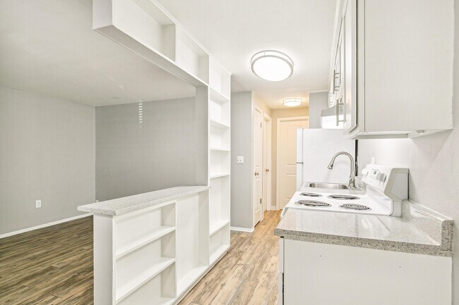 Photo - 1445 Detroit