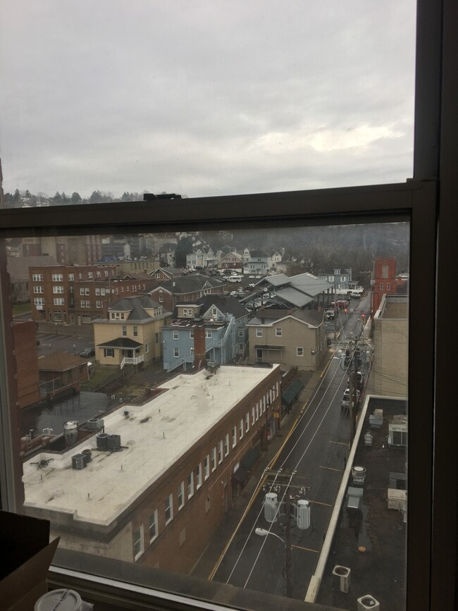 387 High St