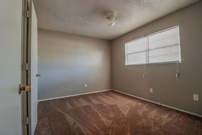 Building Photo - 1710 Elkhart Ave Unit B