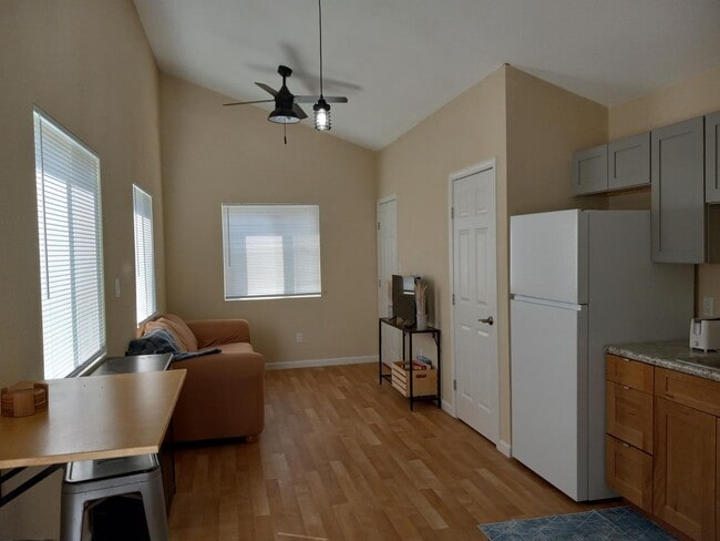 Photo - 1290 Deerpark Rd