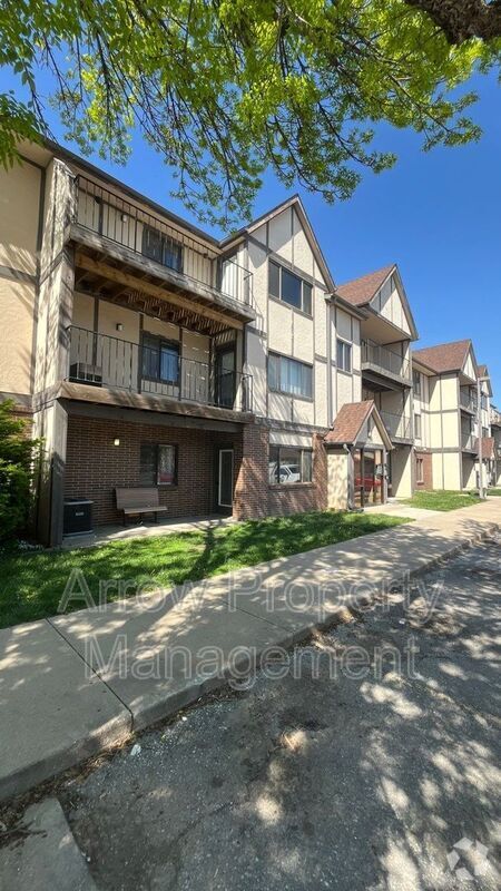 Building Photo - 2354 N 44th St Unit 21 Rental