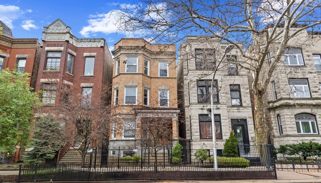 Photo - 915 W Newport Ave Unit 3