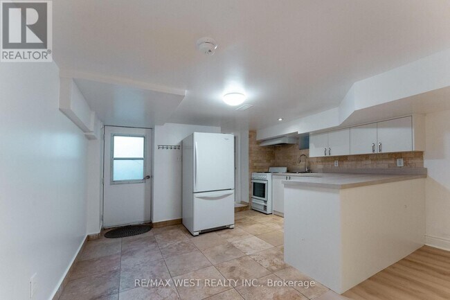 Photo - 12 Gillespie Ave