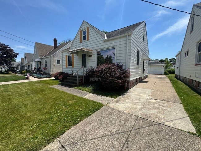 Photo - 6227 Traymore Ave