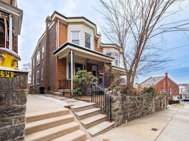 Photo - 132 Lauriston St