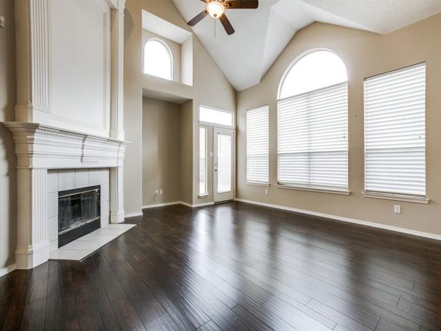 Photo - 2038 Camelot Dr