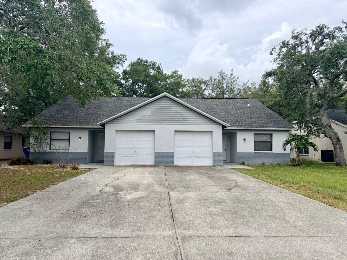 Cute 2 Bedroom, 2 Bathroom, 1 Car Garage Duplex for Rent - Cute 2 Bedroom, 2 Bathroom, 1 Car Garage Duplex for Rent Unidad 7438 Mead