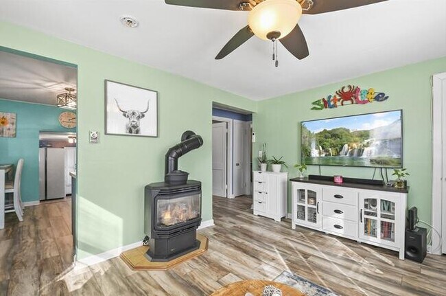 Photo - 206 Florence St