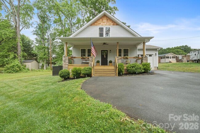 Photo - 2029 Bost St