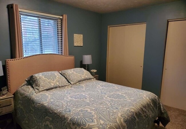 Photo - 1905 Thurston Ave