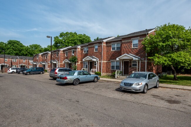 755 Canonby Pl