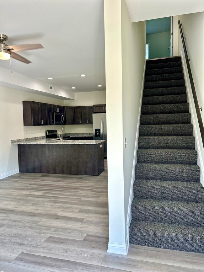 Entrada - 208 Fairway Ln Unidad B