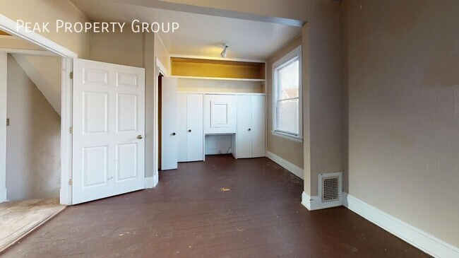 Photo - 2305 Rohs St