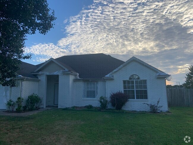 Building Photo - 122 NW Apple Blossom Rental