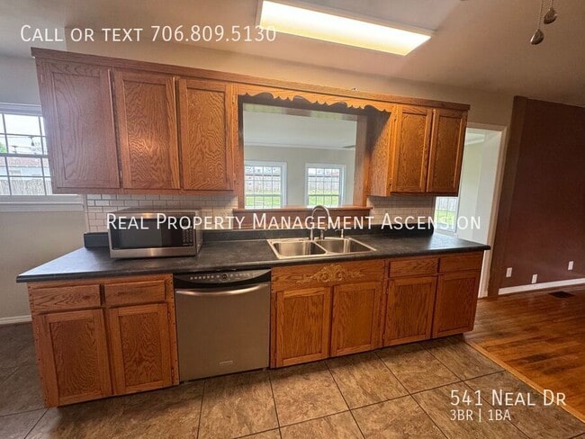 Photo - 541 Neal Dr