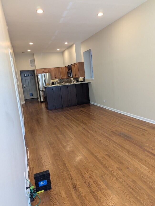 Photo - 1255 N Honore St Unidad Honore