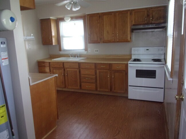 Photo - 1235 ANDERSON