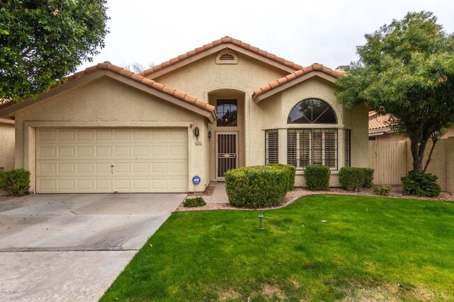 Stunning 3 bed 2 bath home in Warner Ranch!! - Stunning 3 bed 2 bath home in Warner Ranch!!