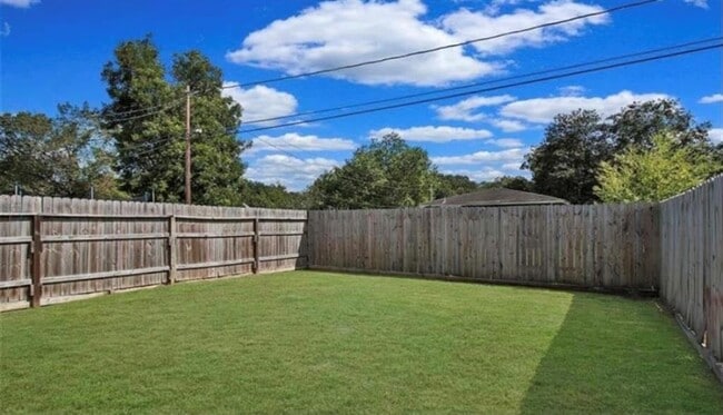 Photo - 995 Junell St