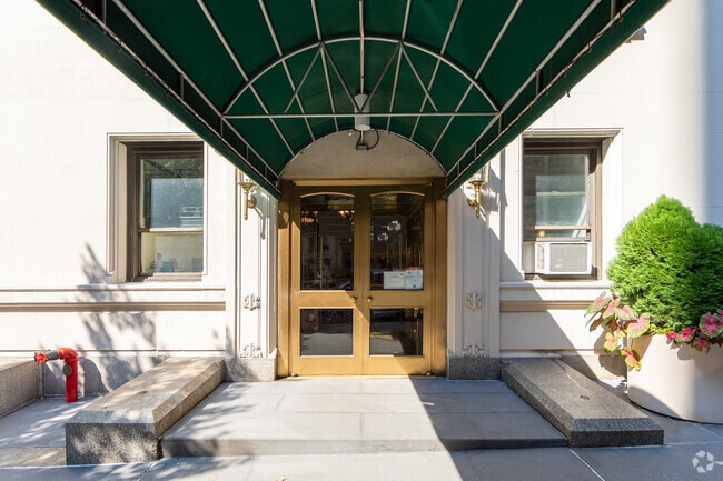 Entrance - 157 W 79th St