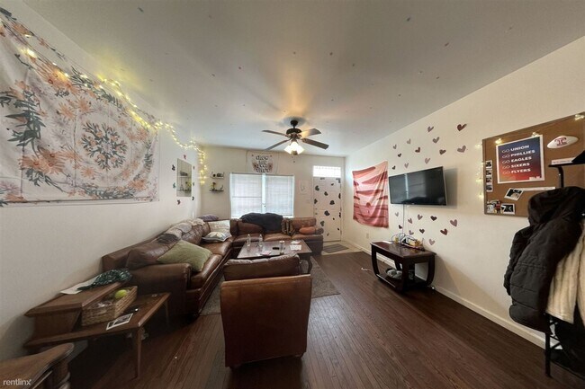 Photo - 1715 Arlington St