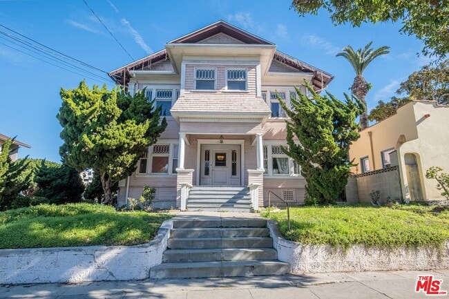 Building Photo - 108 N Broadway Unit 1