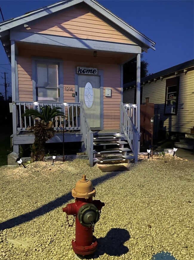 Photo - 1214 42nd St