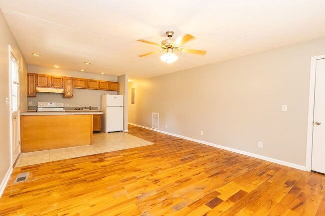 Photo - 402 Hall St Unit A