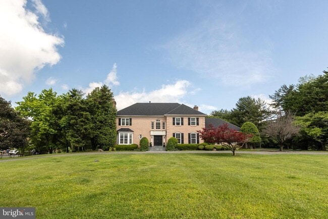 Photo - 8809 Saunders Ln