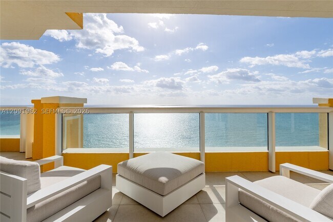Building Photo - 17875 Collins Ave Unit 3906
