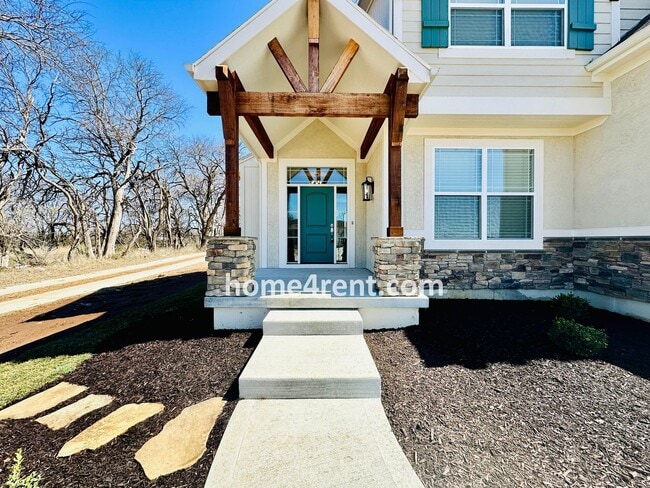 Photo - Nearly New Luxury Home in Blue Valley Schools!