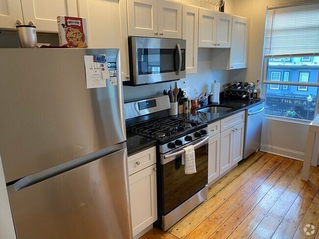 Building Photo - 663 E Broadway Unit 3B Rental