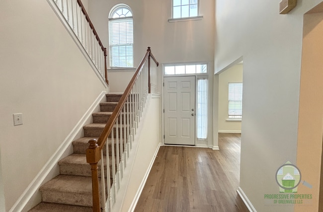 Photo - 106 Thurber Way