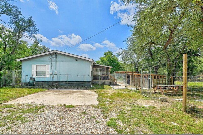 Building Photo - 7807 Williamson Creek Drive Rental