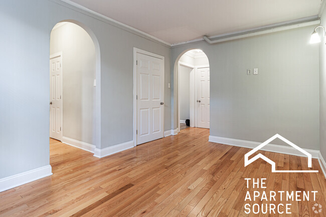 Building Photo - 542 W Surf St Unit W3 Rental