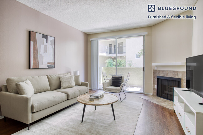 Building Photo - 230 N Kenwood St Rental