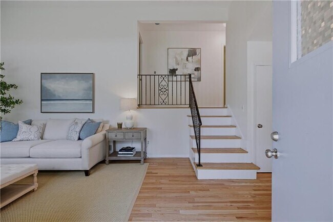 Photo - 117 Canonchet Dr