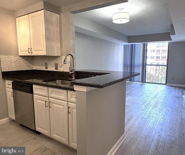 Photo - 4808 Moorland Ln Unit 501