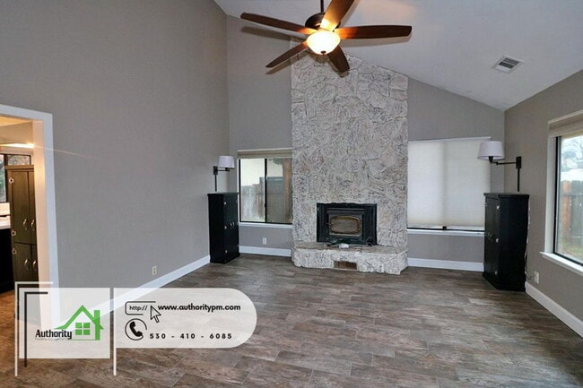 Photo - 1232 Hawthorne Ave